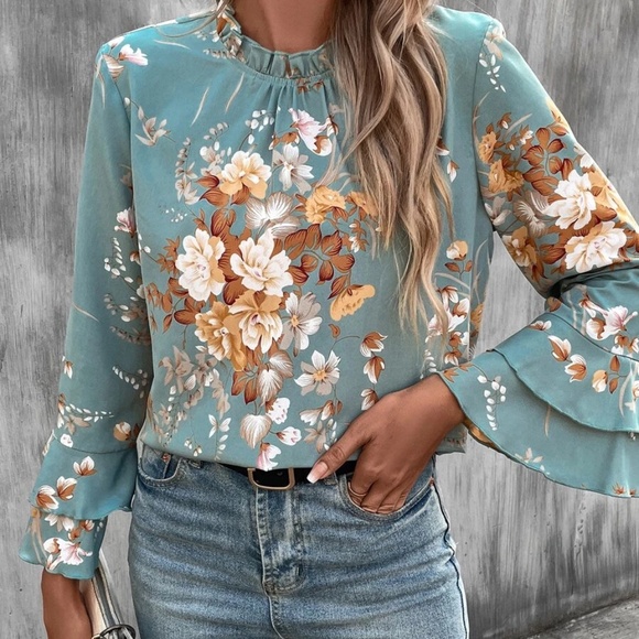 BellanBlue Tops - Floral Print Flounce Ruffle Sleeve Blouse